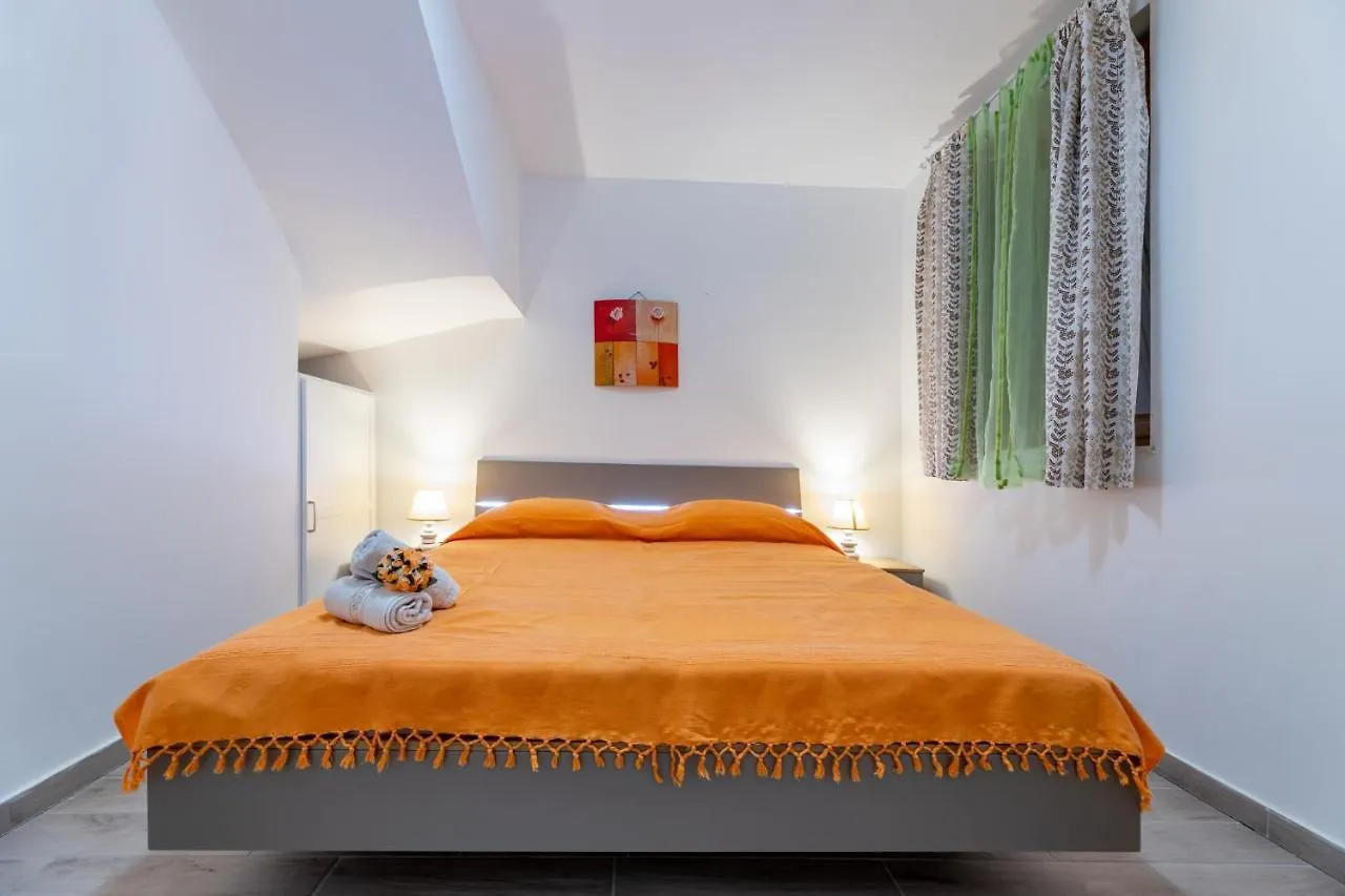 Danijela Baska Harbour Apartment 0*, Baska (Krk) Croatia